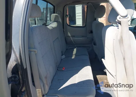 2005 Toyota Tundra Limited V8 z USA, uszkodzony, nr VIN 5TBRT38185S457603